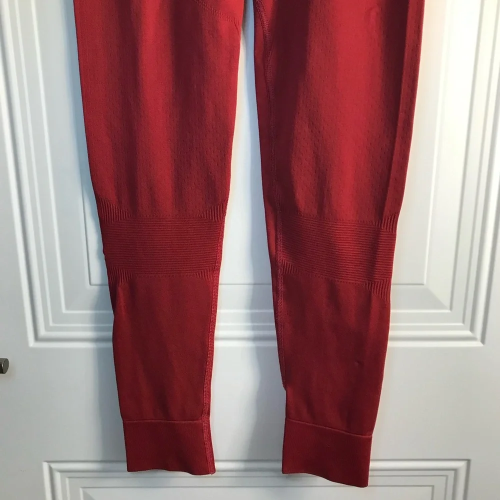 Carbon38 Brand Women’s M/L solid dark red leggings tights in EUC - Picture 4 of 7